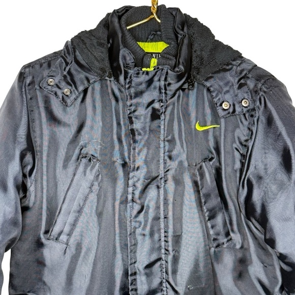 Nike Boys Black Insulated Winter Jacket Removable Hood Size L Weather Resistant - Picture 5 of 16